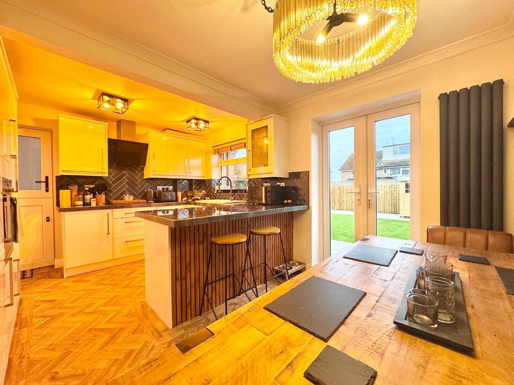 Kitchen &amp; Dining Rooms