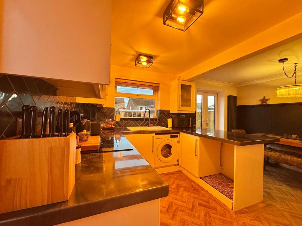 Kitchen &amp; Dining Rooms
