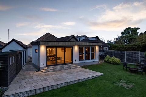 3 bedroom bungalow for sale, Mead Way, Guildford, GU4