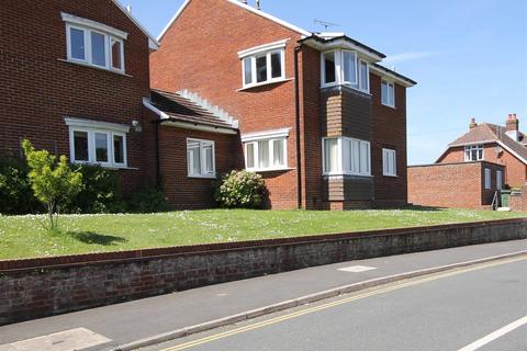2 bedroom apartment to rent, Carisbrooke High Street, Newport
