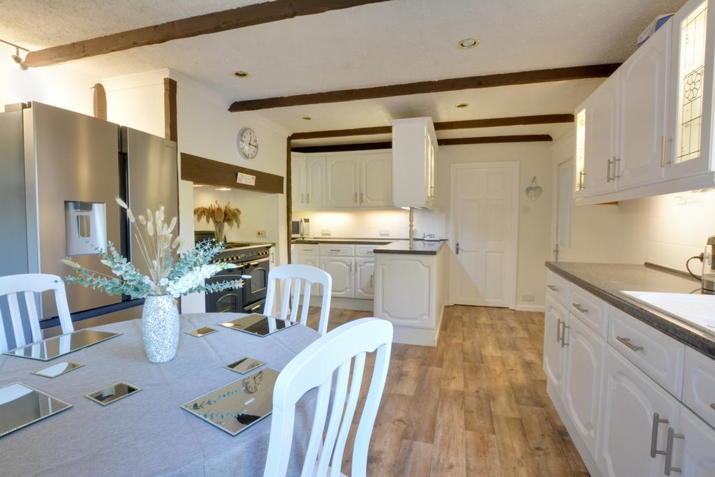 Kitchen/Breakfast