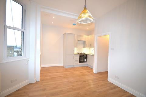1 bedroom flat to rent, Woodland Road, Crystal Palace SE19
