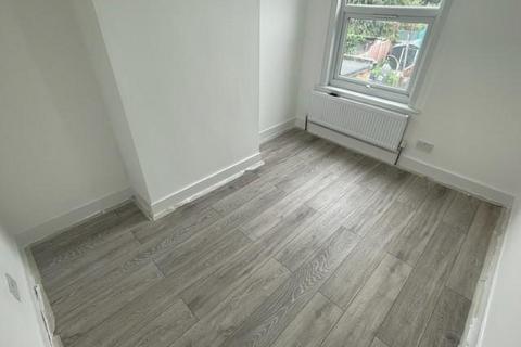 undefined, Town Road, Edmonton, N9