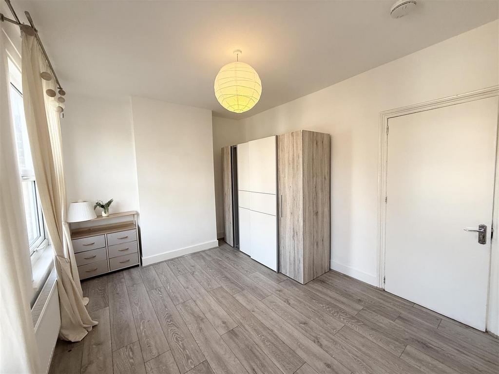 Bedroom 1.jpeg