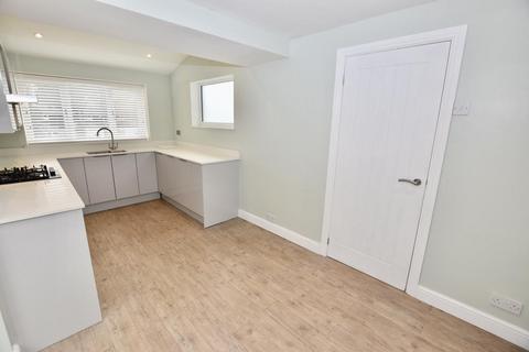 3 bedroom end of terrace house to rent, Niven Close, Coventry CV5
