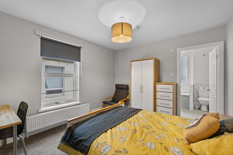 1 bedroom in a house share to rent, College Road, Devon PL2