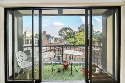 undefined, Lower Ham Road, Kingston, Kingston Upon Thames, KT2