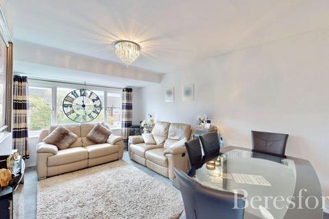 12 Ashdown Walk, Romford, RM7 8HL