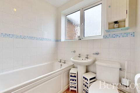 12 Ashdown Walk, Romford, RM7 8HL
