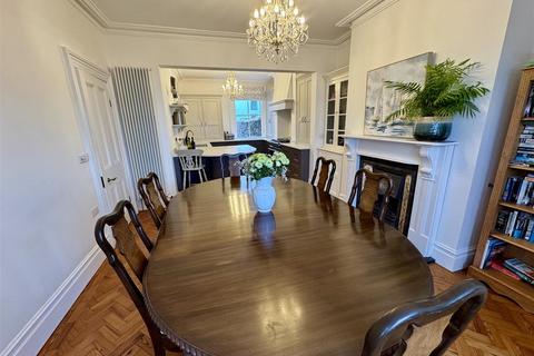 undefined, West End, Beaumaris