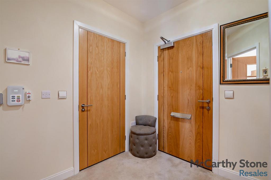 8668102-interior13-800.jpg