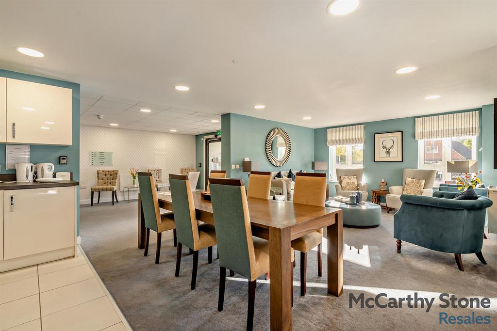 8668102-interior18-800.jpg