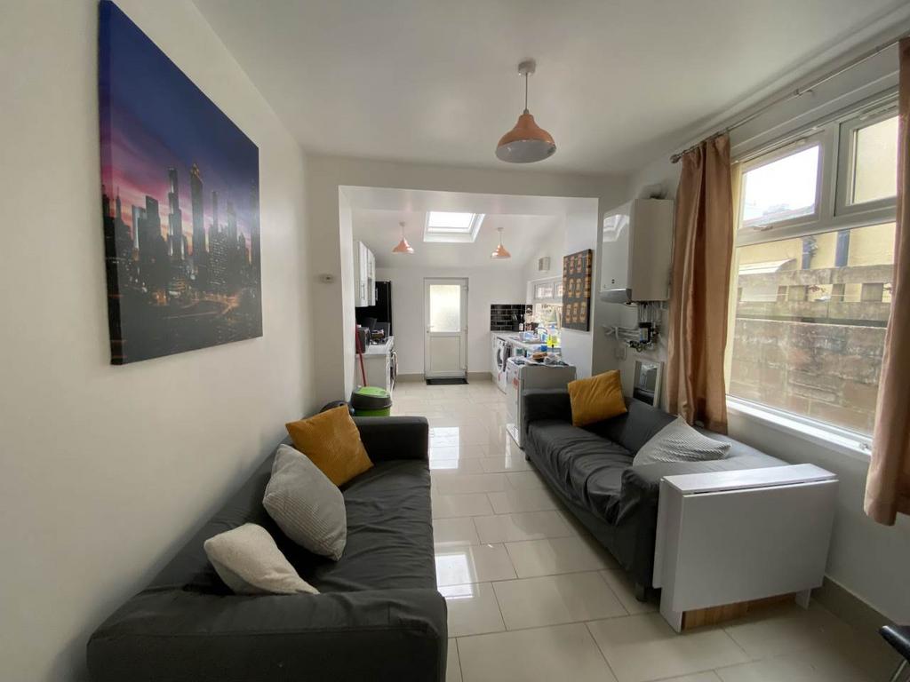 Kitchen and Lounge