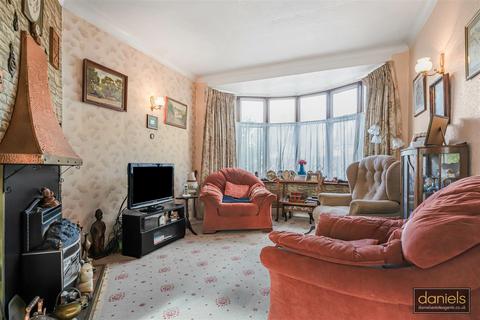 3 bedroom end of terrace house for sale, Gainsboro Gardens, Greenford