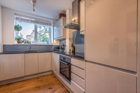 2 bedroom flat for sale, Kersfield Road, London, SW15