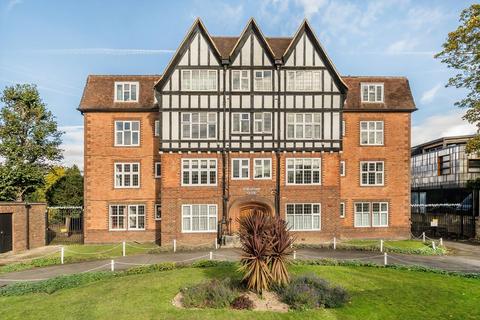 1 bedroom flat for sale, Streatham Close, London SW16