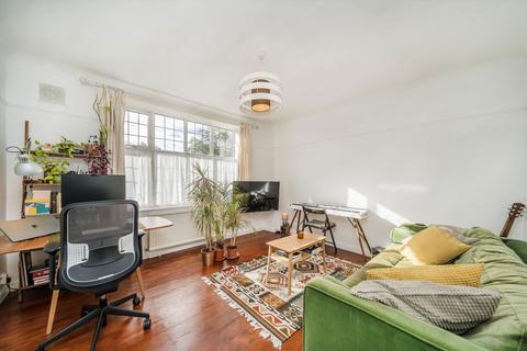 1 bedroom flat for sale, Streatham Close, London SW16