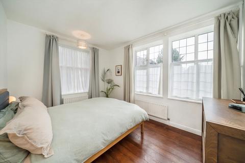 1 bedroom flat for sale, Streatham Close, London SW16