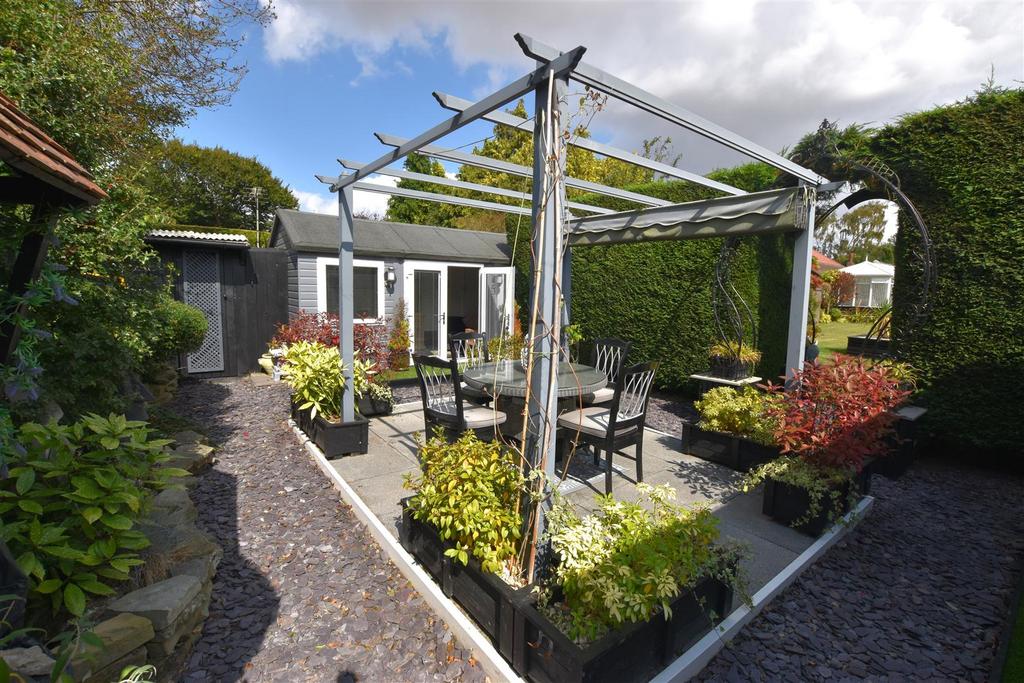Garden Seating Area.JPG