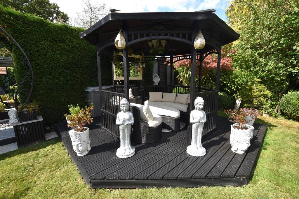 Rear Garden - Seating Area.JPG