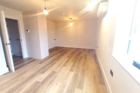 Studio to rent, Holgate Court ,Western Road, Romford, RM1