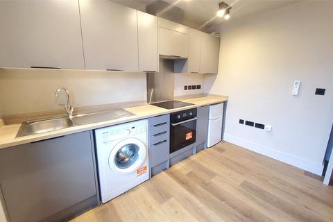 Studio to rent, Holgate Court ,Western Road, Romford, RM1