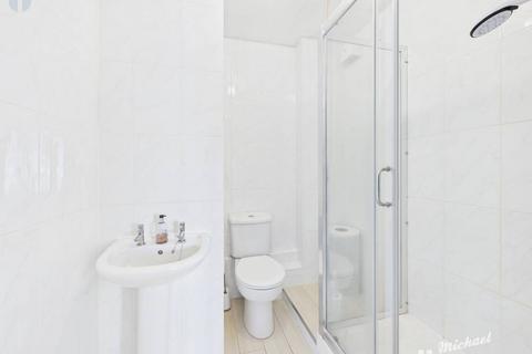 1 bedroom retirement property for sale, Churchill Court, Beaconsfield Road, Aylesbury, Buckinghamshire