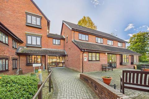 1 bedroom flat for sale, Churchill Court, Beaconsfield Road, Aylesbury