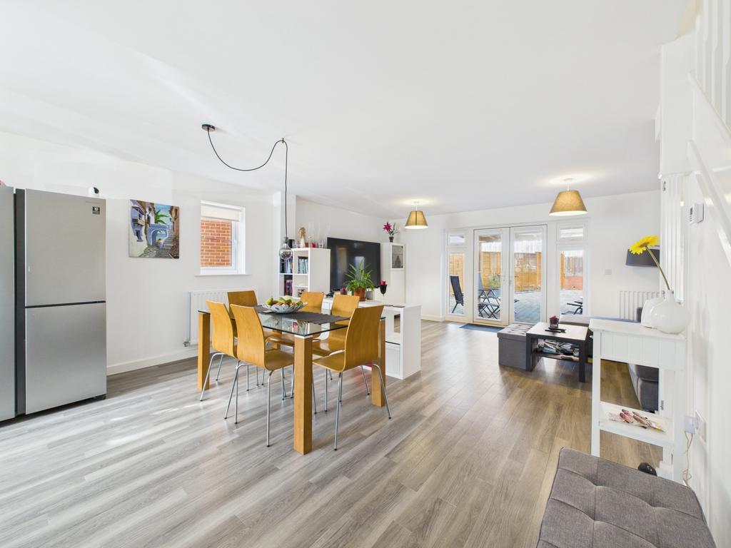 Living/kitchen
