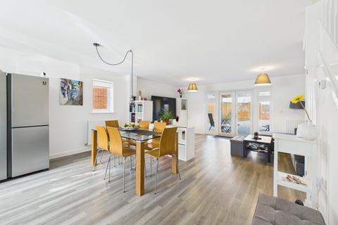 undefined, Walsingham Drive, Monksmoor, NN11 2LE