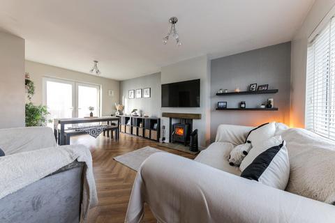 3 bedroom semi-detached house for sale, Farne Road, Palmersville, NE12