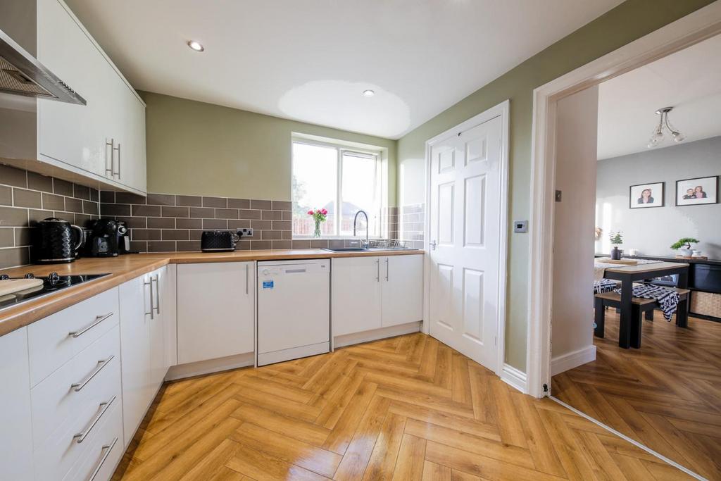 Kitchen-HDR.jpg