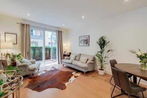 3 bedroom flat for sale, Merlin Court, Tizzard Grove, London, SE3