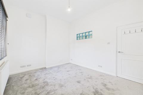 1 bedroom flat to rent, Gleneagle Road, London, SW16