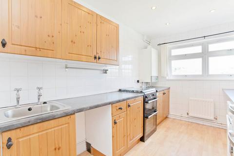 47 Edgeworth Close, Whyteleafe, CR3 0BW