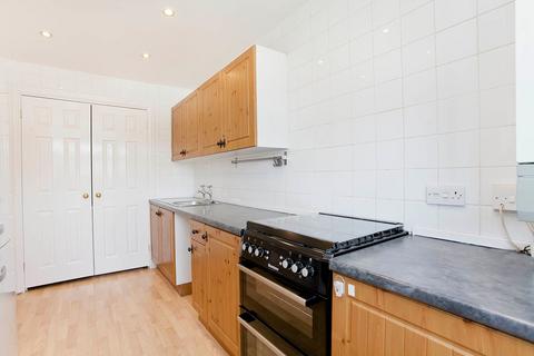 47 Edgeworth Close, Whyteleafe, CR3 0BW