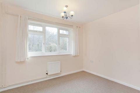 47 Edgeworth Close, Whyteleafe, CR3 0BW