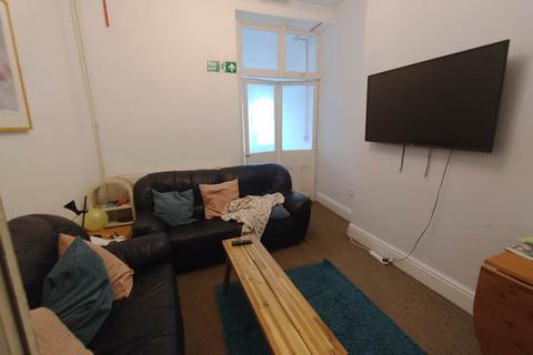 6 bedroom terraced house to rent, Diana Street, Roath, Cardiff