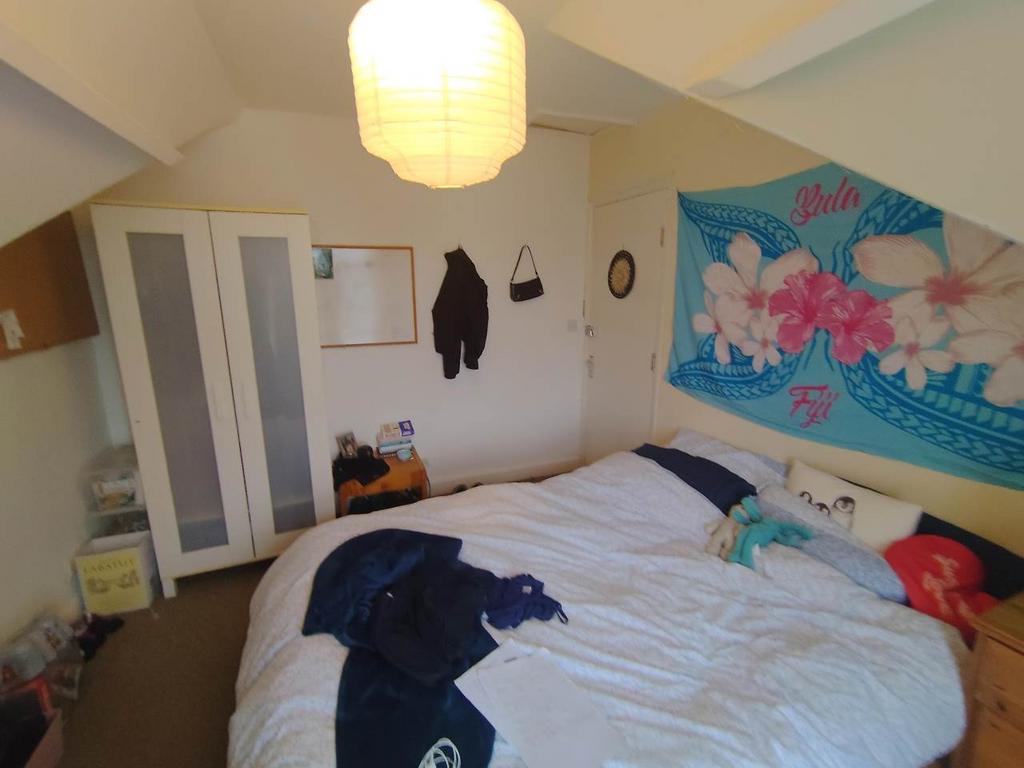 Attic Rear Bedroom R