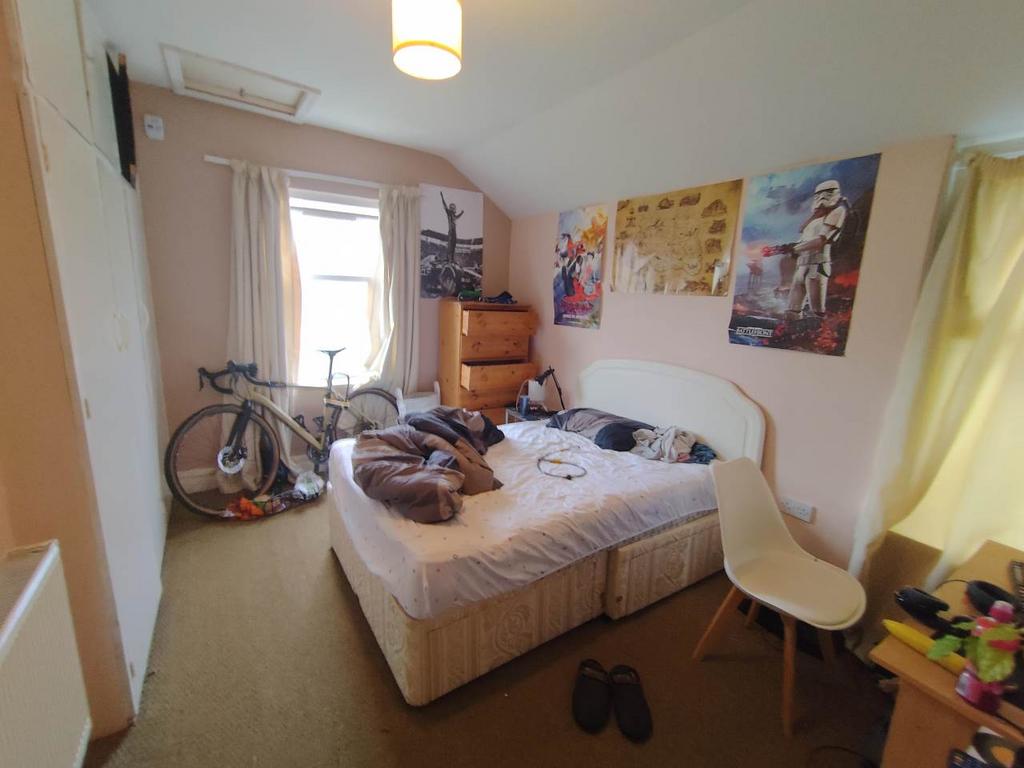 First Floor Rear Bed