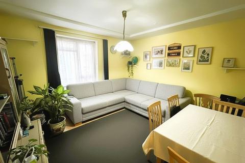 3 bedroom maisonette for sale, London W7