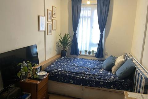 3 bedroom maisonette for sale, London W7
