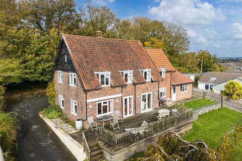 4 bedroom detached house for sale, Nodgham Lane, Carisbrooke