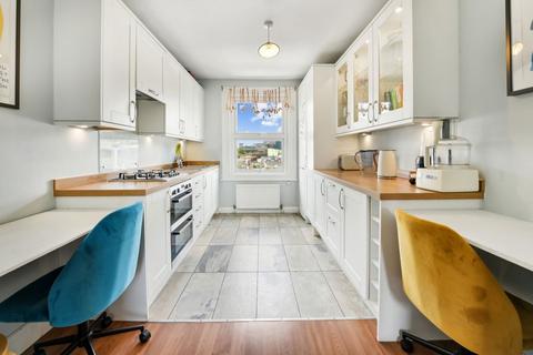 2 bedroom flat for sale, Killyon Terrace, London SW8