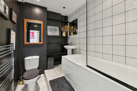 2 bedroom flat for sale, Killyon Terrace, London SW8