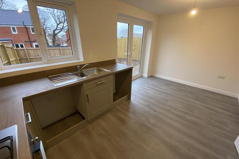 3 bedroom semi-detached house to rent, Brain Avenue, Stone