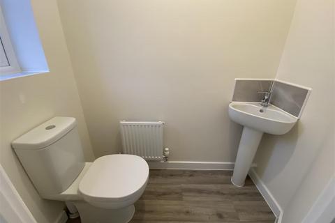 3 bedroom semi-detached house to rent, Brain Avenue, Stone