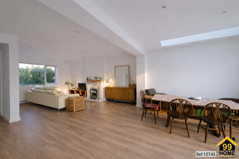 4 bedroom semi-detached house to rent, Amberley Road, Patchway, Bristol, United Kingdom, BS34