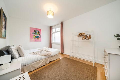 2 bedroom flat for sale, Ellesmere Road, London W4