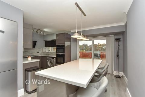 5 bedroom end of terrace house for sale, Central Park Gardens, Chatham ME4